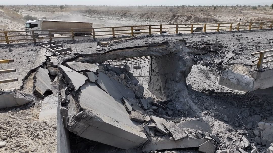 پلهای ویران بندرخمیر بعد از حملات آمریکا + عکس هوایی