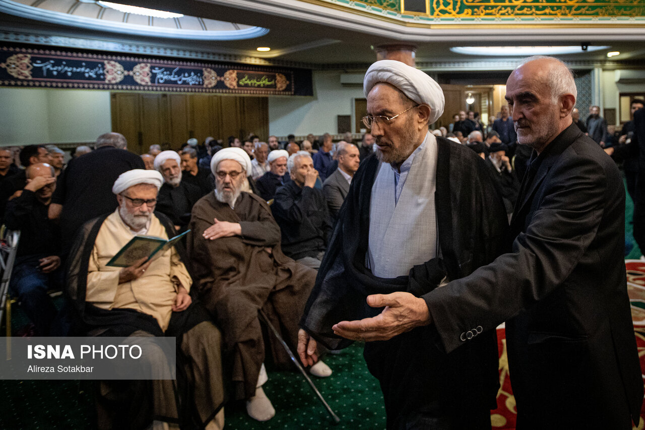 مراسم بزرگداشت رهبر شهید و خانواده ایشان/ از حضور وزیر اسبق اطلاعات تا معاون پزشکیان/حجتی کرمانی هم بود + تصاویر
