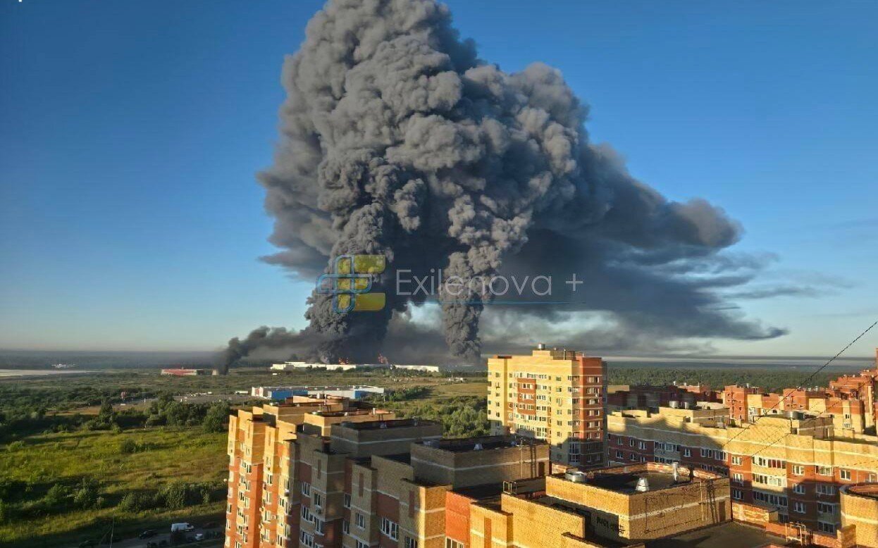 انفجار در انبار نفتی مسکو به دنبال حمله با پهپاد/ تصاویر انفجار در انبار نفتی مسکو به دنبال حمله با پهپاد/ تصاویر