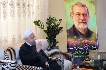 روایت روحانی از جلسات هستهای و منطقهای با حضور لاریجانی و رهبر شهید/ در دوره ریاستجمهوری برای من برادری و به کشور هم خدمت بزرگی کرد روایت روحانی از جلسات هستهای و منطقهای با حضور لاریجانی و رهبر شهید/ در دوره ریاستجمهوری برای من برادری و به کشور هم خدمت بزرگی کرد