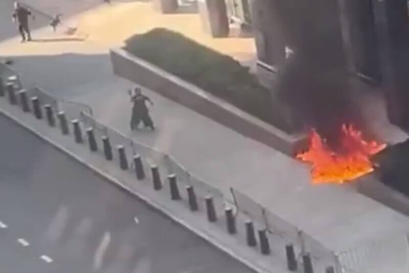 ببینید | ویدئوی دیگری از حادثه امنیتی مقابل ساختمان FBI و اداره مهاجرت آمریکا