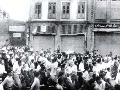 نمایندگان مجلس زار می‌زدند/ تهران در آتش؛ ۳۰ تیر ۱۳۳۱ میدان بهارستان چه خبر بود؟