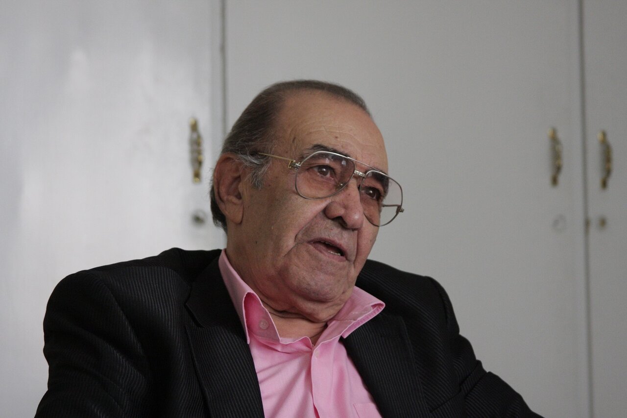 حال «ایرج» خوب نیست/ خواننده پیشکسوت در بستر بیماری