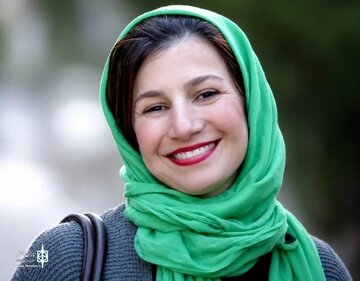 بازیگری که از خاطرهی کودکی یک نسل تا صحنههای جدی تئاتر مسیر خود را پی گرفته است بازیگری که از خاطرهی کودکی یک نسل تا صحنههای جدی تئاتر مسیر خود را پی گرفته است