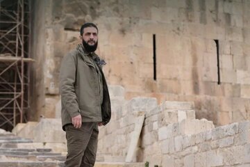 الشرع برای حمله به حزبالله آماده میشود / رسانه اسرائیلی: مخالفت جولانی با تجاوز نظامی به لبنان ظاهرسازی است الشرع برای حمله به حزبالله آماده میشود / رسانه اسرائیلی: مخالفت جولانی با تجاوز نظامی به لبنان ظاهرسازی است