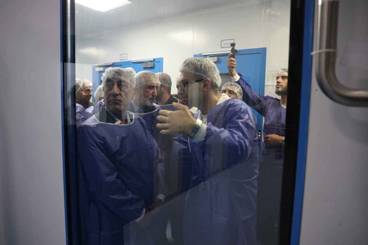 واحد داروسازی آسیبدیده در البرز، پس از گذراندن مشکلات جنگ، دوباره به چرخه تولید پیوست. واحد داروسازی آسیبدیده در البرز، پس از گذراندن مشکلات جنگ، دوباره به چرخه تولید پیوست.