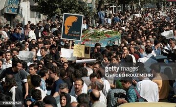 ببینید | احمد شاملو از زبان چهره‌ها؛ از خسرو شکیبایی تا شهاب حسینی/ بگذارید این وطن بار دیگر وطن شود، سرزمینی که در آن هر انسانی آزاد باشد