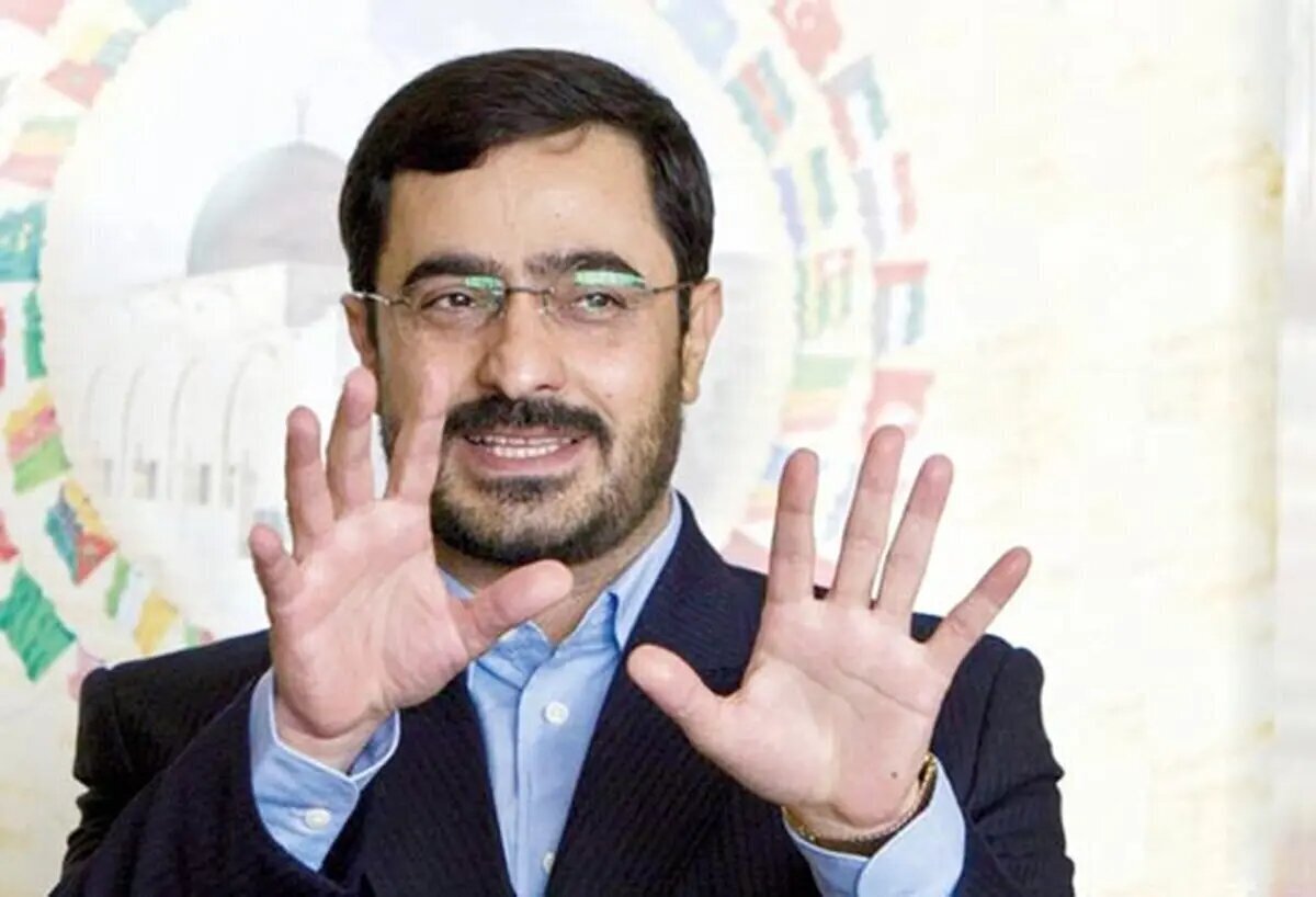 مشاجرات شدید میان سعید مرتضوی، دادستان تهران، و مخالفانش در خاطرات هاشمی به تصویر کشیده شده است. مشاجرات شدید میان سعید مرتضوی، دادستان تهران، و مخالفانش در خاطرات هاشمی به تصویر کشیده شده است.