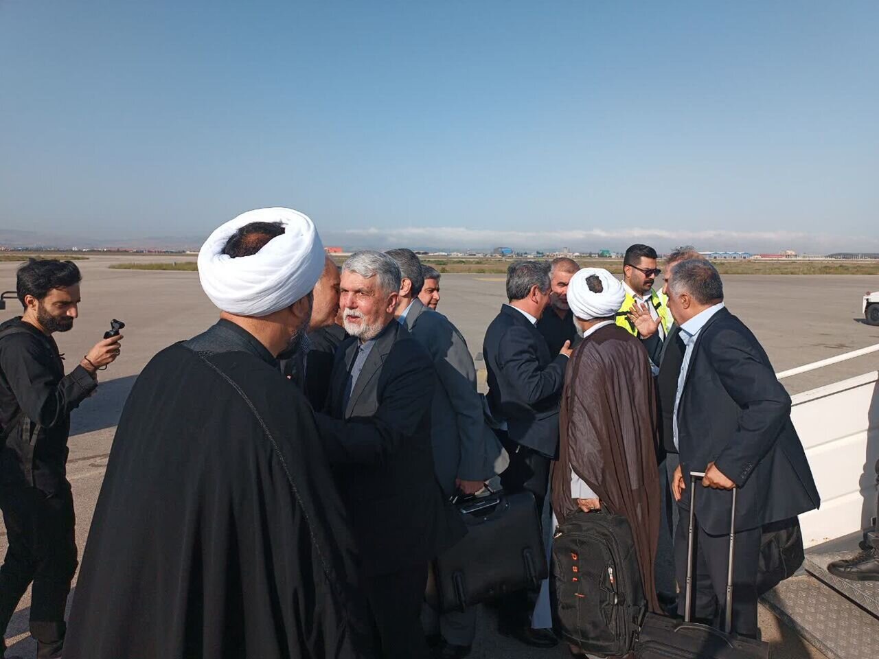 وزیر فرهنگ و ارشاد اسلامی به اردبیل سفر کرد. وزیر فرهنگ و ارشاد اسلامی به اردبیل سفر کرد.