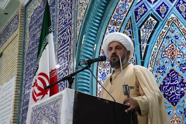 امام جمعه فهرج به وضعیت نامناسب آمبولانسهای این شهرستان اشاره کرد و از آن انتقاد نمود. امام جمعه فهرج به وضعیت نامناسب آمبولانسهای این شهرستان اشاره کرد و از آن انتقاد نمود.