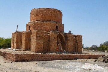 مرمت بنای تاریخی گنبد سرخ در هرمزگان مرمت بنای تاریخی گنبد سرخ در هرمزگان