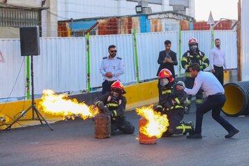 خدمت ۳۲۸ آتش‌نشان جدید در شیراز آغاز شد
