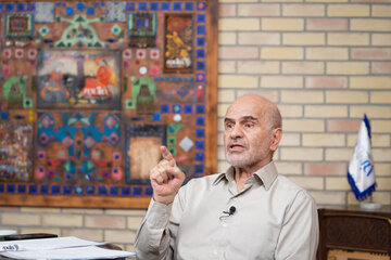 ببینید| انتقاد مومنی از آمار تک‌رقمی بیکاری/ این آمارها واقعی نیست