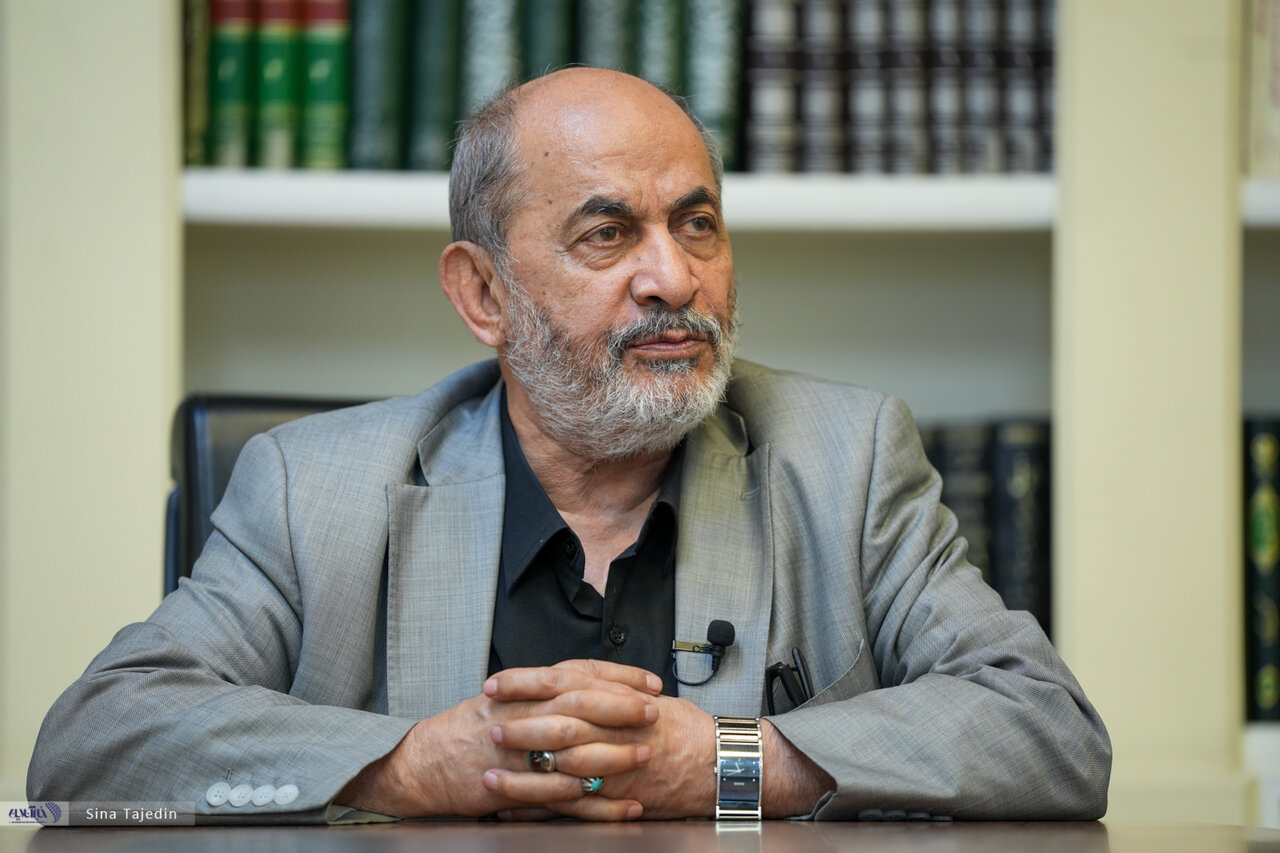 رفیقدوست: اگر نیروهای آمریکایی وارد خاک ایران شوند، اسیر یا کشته میشوند/ ما در این محاصره هم نفت صادر میکنیم و هم کالا وارد میکنیم