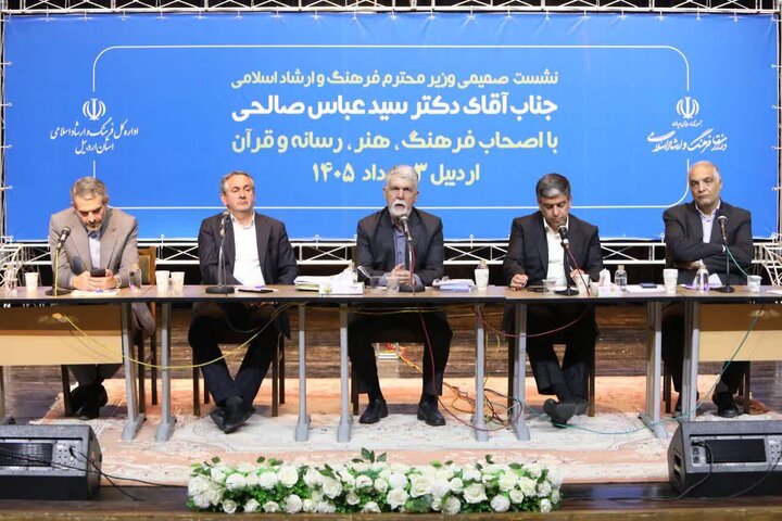 مرجعیت رسانههای رسمی در حال کاهش است