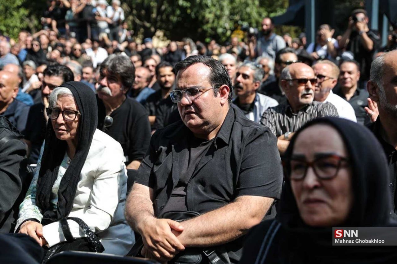 مراسم تشییع و وداع با پیکر «اکبر عبدی» بازیگر سینما و تلویزیون