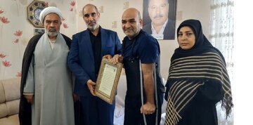 حضور فرمانده نیروی زمینی ارتش در منزل شهدا و جانباران جنگ ۴۰ روزه/ انتقام خون شهدای این سرزمین از دشمنان گرفته خواهد شد حضور فرمانده نیروی زمینی ارتش در منزل شهدا و جانباران جنگ ۴۰ روزه/ انتقام خون شهدای این سرزمین از دشمنان گرفته خواهد شد