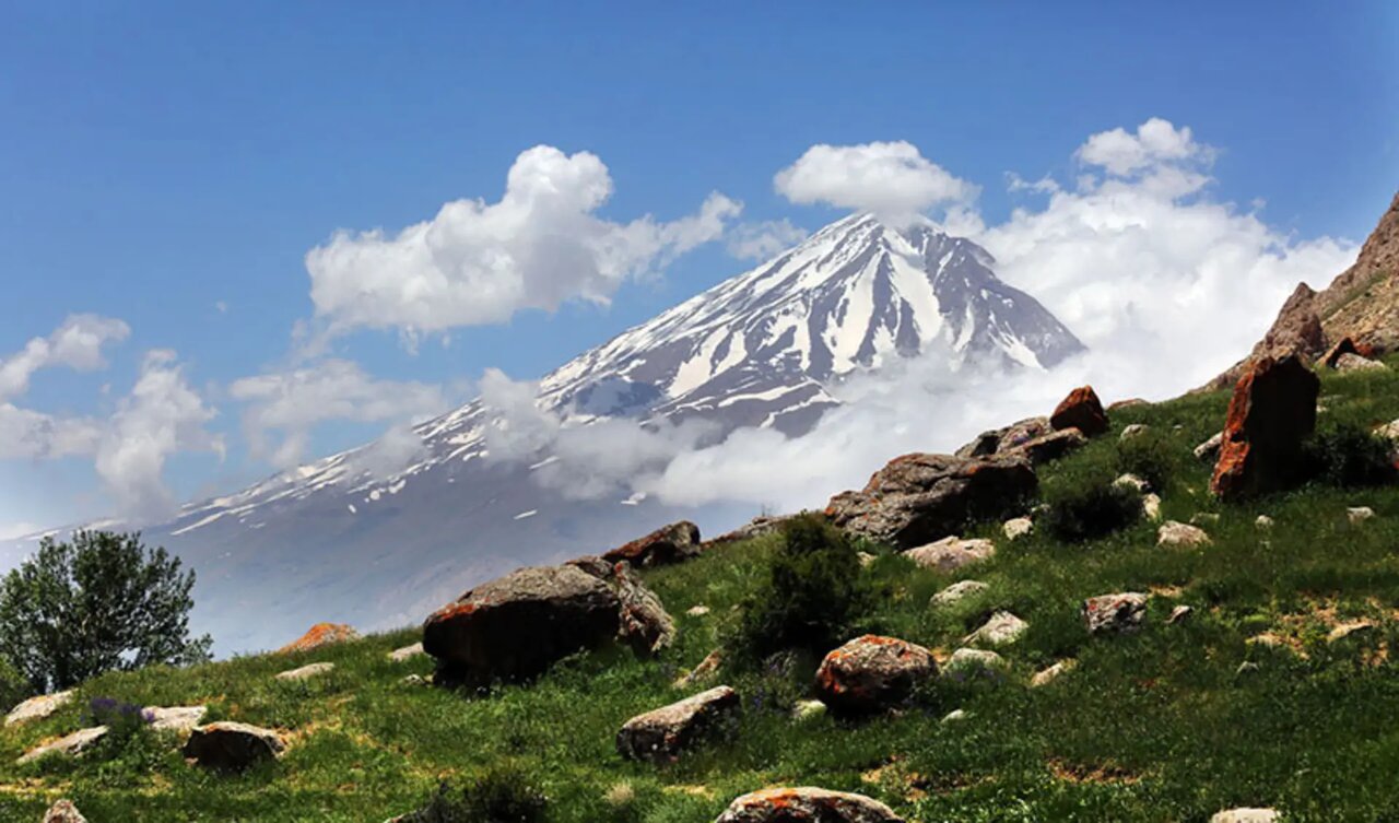 از آبشارهای پنهان تا دشت‌های مرتفع؛ در فصل گرما کجا آب و هوا تازه کنیم؟/ معرفی ۶ مقصد بکر و خنک اطراف تهران