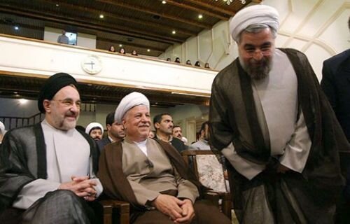 خاطرات هاشمی: با آقایان خاتمی، روحانی، میرحسین موسوی، شمخانی در حضور رهبری برای مسائل هسته‌ای جلسه داشتیم