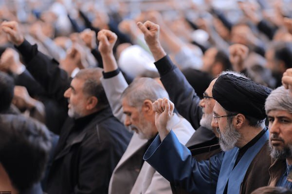حضور آیت الله سید مجتبی خامنهای در نماز جمعه نصر + تصویر
