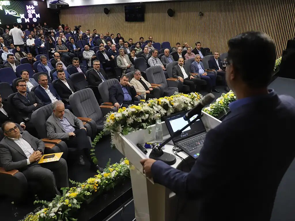 تأکید مدیرعامل ایرانسل بر تبدیل مدلهای سنتی به شراکت راهبردی با تأمینکنندگان