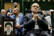 قاب‌ عکس ویژه از پزشکیان و ابراهیم رئیسی/ اسماعیل هنیه نظاره‌گر ادای سوگند رئیس جمهور ایران/ هم‌نشینی سید حسن خمینی با آیت‌الله جنتی/ لاریجانی هم بود