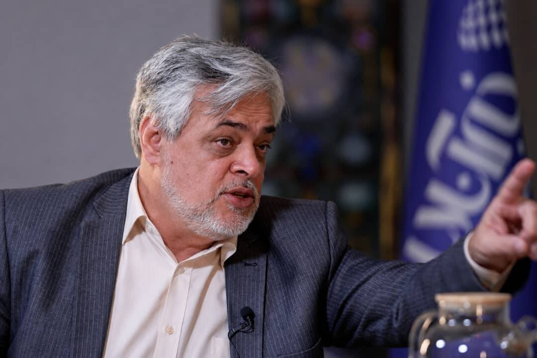 سوال محمد مهاجری درباره تعطیلی جلسات علنی؛ برای مردم مهم است که مجلس باز باشد یا تعطیل؟ چه‌بسا تشکیل نشدن جلسات علنی خوشایند است!