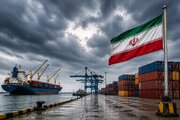 زنگ خطر برای اقتصاد ایران در محاصره / واردات خودرو، موبایل و لپ‌تاپ باید متوقف شود