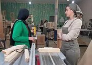 ببینید | وقتی خطر از بیخ گوش خانم مجری گذشت!
