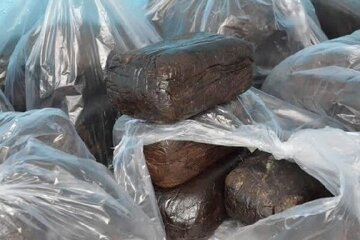 ۵۰ کیلوگرم تریاک در خمیر کشف و ۲ سوداگر مرگ دستگیر شدند ۵۰ کیلوگرم تریاک در خمیر کشف و ۲ سوداگر مرگ دستگیر شدند