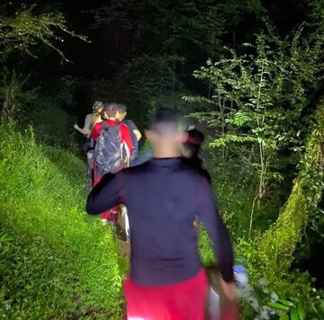 نجات ۶ گردشگر مفقودشده در جنگل‌های بندپی شرقی بابل