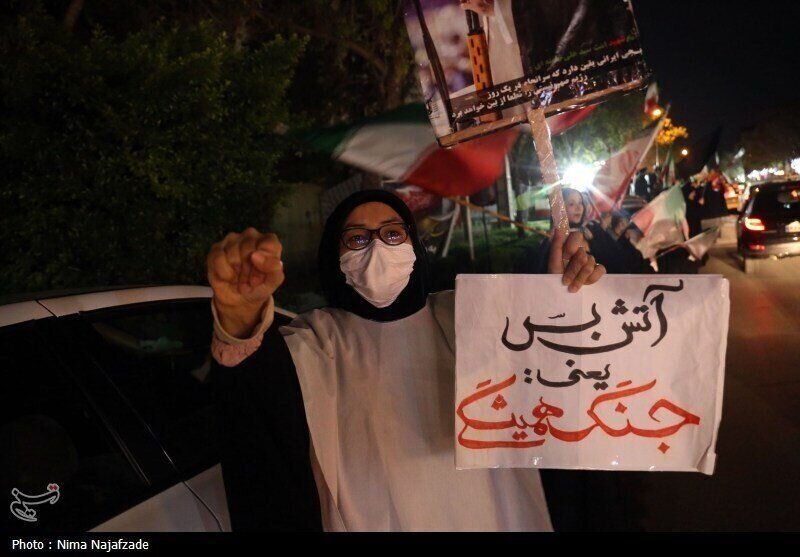 انتقاد شدید زیدآبادی از «ادبیات زهرآبگون!» جنگ طلبان در داخل کشور/ تا فضای سیاسی جولانگاه این افراد است چگونه می‌توان سایهٔ جنگ را از سر کشور رفع کرد؟
