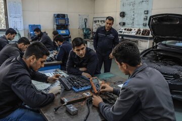 چگونه برق خودرو یاد بگیریم؟ راهنمای کامل ورود به بازار کار و آموزش برق خودرو