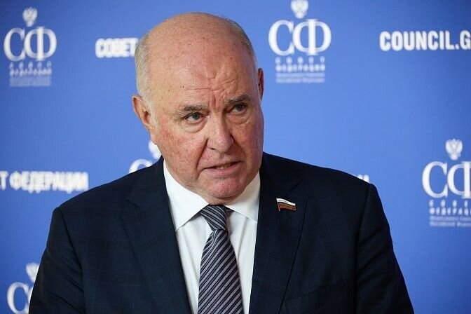 سناتور روس: فکر می‌کنم جنگ ایران تا آخر سال میلادی تمام شود / روسیه در حال ایفای نقشی مثبت در وضعیت خاورمیانه است