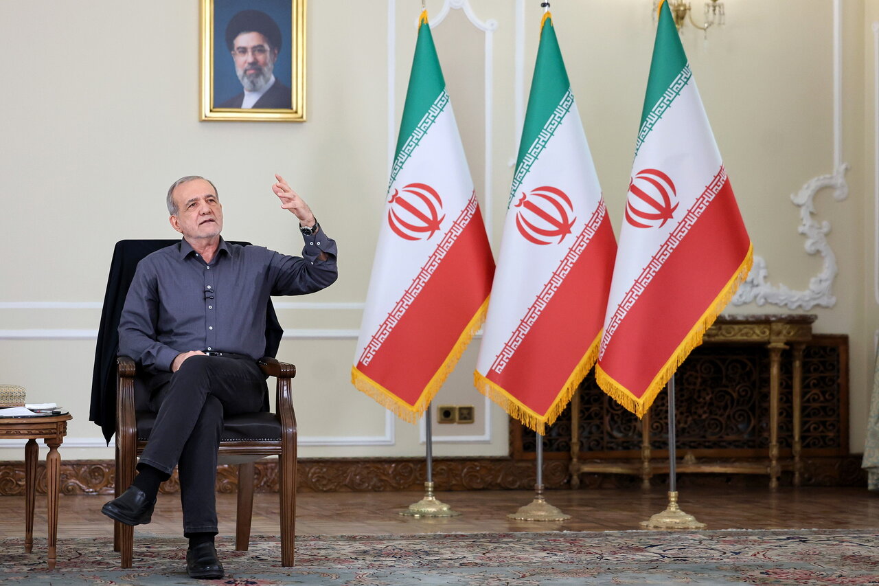 ببینید  |  رئیس‌جمهور: ما از حد و حدود خودمان دفاع می‌کنیم، اما به‌دنبال گسترش جنگ نیستیم