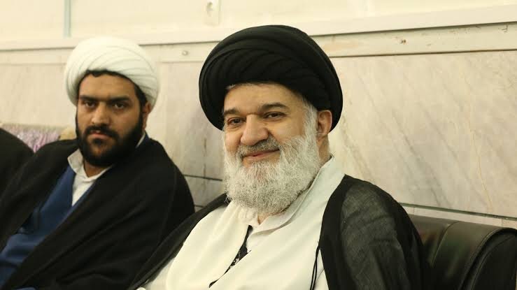 افراطی گری یا فراتر از آن؟ / واکنش ابطحی به محمدباقر خرازی: حرفهای او افتتاح شعبه رسمی داعش است