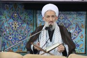 ملت ایران با ایستادگی در مقابل آمریکا درس بزرگی به دنیا داد