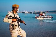 کشف ۵ هزار لیتر سوخت قاچاق و ۴ قبضه کلت کمری در عملیات مرزبانی هرمزگان