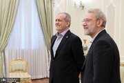 عکس | تصویری از ایام گذر خدمت شهید لاریجانی و پزشکیان؛ از وزیری بهداشت تا ریاست جمهوری، از رئیس سازمان صداوسیما تا شهادت
