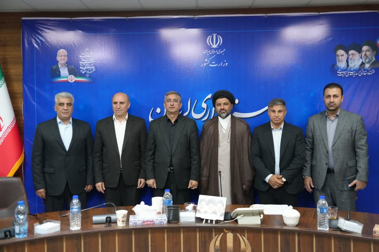 نشست اختصاصی استاندار لرستان برای رسیدگی به مشکلات منطقه محروم زاغه