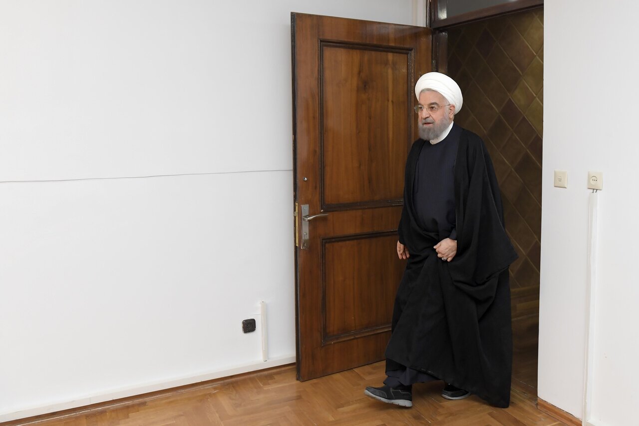 تصاویری جدید از حسن روحانی و ظریف در یک جلسه/ جهانگیری با ماسک آمد/ گپ و گفت علی جنتی با رئیس جمهور سابق