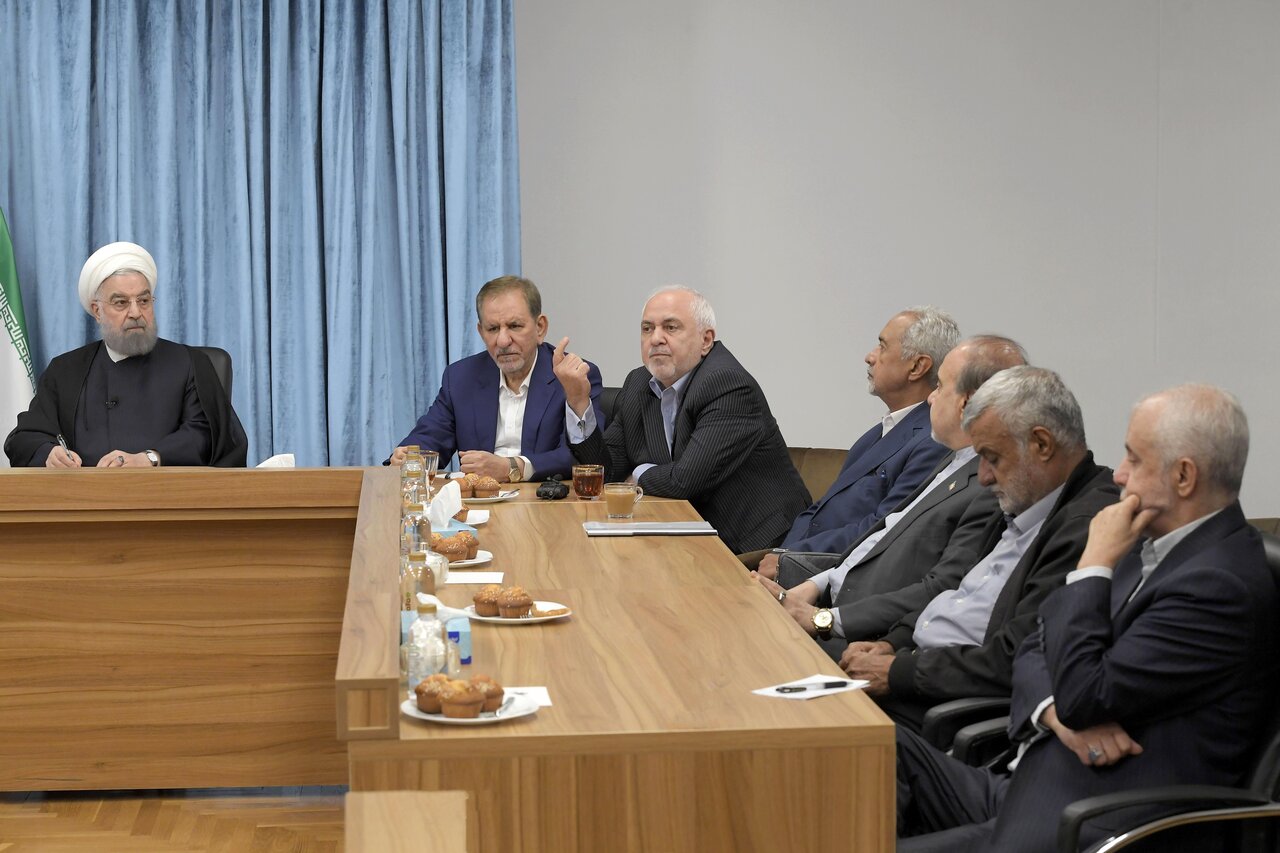 تصاویری جدید از حسن روحانی و ظریف در یک جلسه/ جهانگیری با ماسک آمد/ گپ و گفت علی جنتی با رئیس جمهور سابق