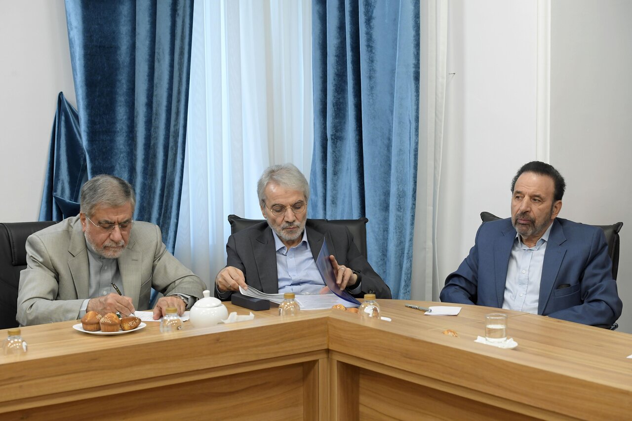 تصاویری جدید از حسن روحانی و ظریف در یک جلسه/ جهانگیری با ماسک آمد/ گپ و گفت علی جنتی با رئیس جمهور سابق