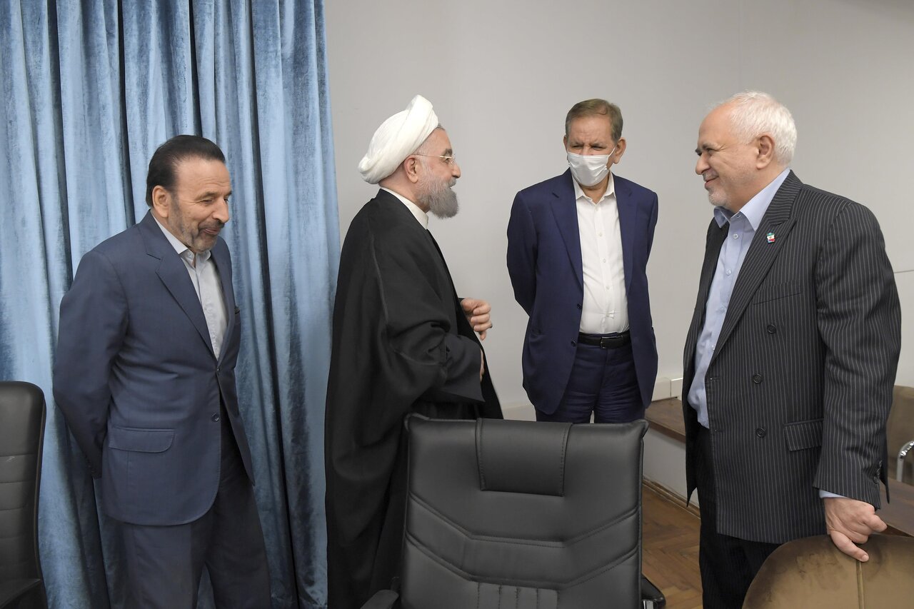تصاویری جدید از حسن روحانی و ظریف در یک جلسه/ جهانگیری با ماسک آمد/ گپ و گفت علی جنتی با رئیس جمهور سابق
