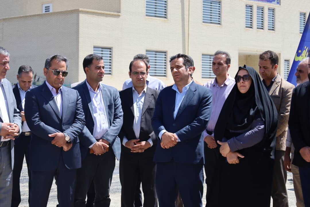 کلنگ احداث مجتمع فرهنگیان در شهرستان بافت به زمین زده شد