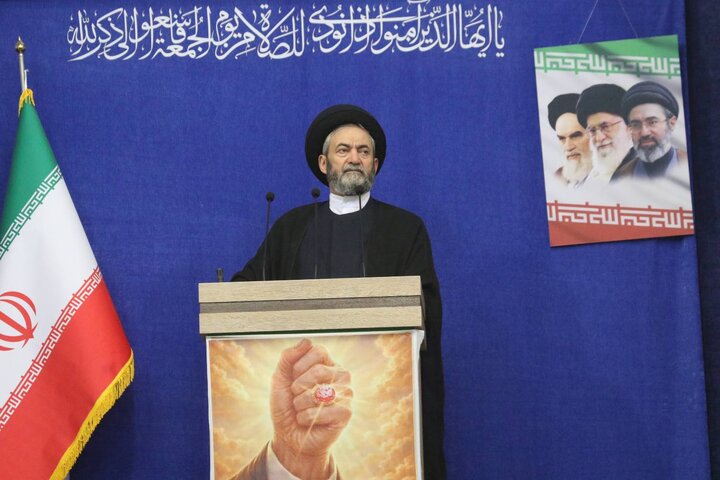 امام جمعه اردبیل: دروغ بستن به رهبری جرم بسیار بزرگی است