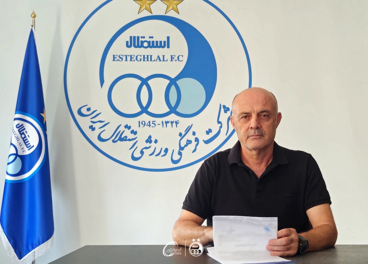 مربی خارجی استقلال قراردادش را تمدید کرد