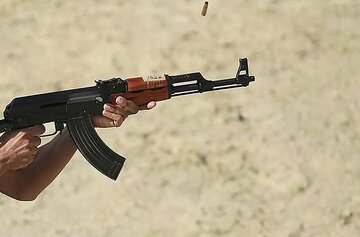 نزاع خانوادگی با کلاشینکف به خون کشیده شد؛ یک کشته و ۸ مجروح/ ۱۲ نفر دستگیر شدند
