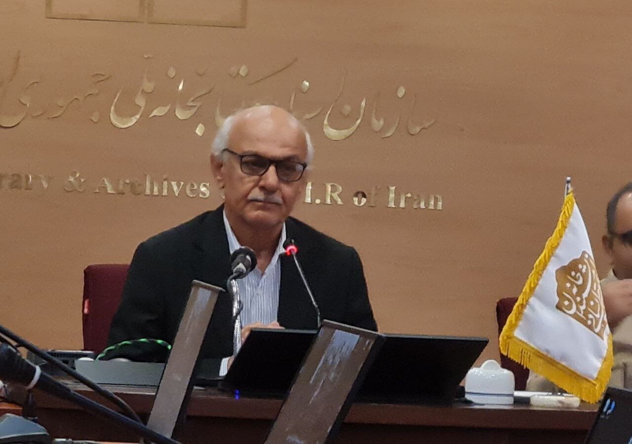 هاشم آقاجری: ۱۲۰ سال پس از مشروطه همچنان در تعلیق بین رعیت‌بودگی و شهروندی هستیم/ انقلاب ۵۷ محصول منطقی کودتای ۲۸ مرداد بود