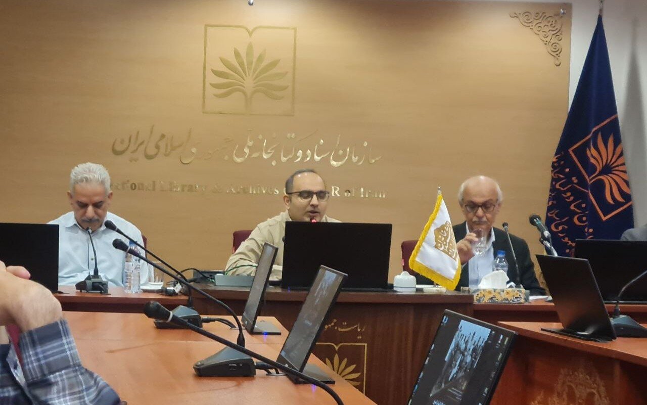هاشم آقاجری: ۱۲۰ سال پس از مشروطه همچنان در تعلیق بین رعیت‌بودگی و شهروندی هستیم/ انقلاب ۵۷ محصول منطقی کودتای ۲۸ مرداد بود